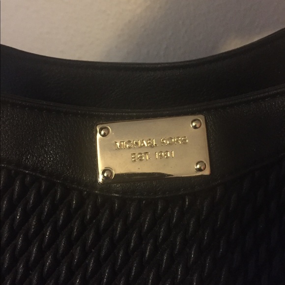 small MK purse - Picture 4 of 4